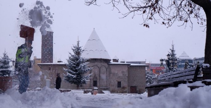 Erzurum beyaza büründü