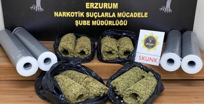 Erzurum'da 11 kilo 400 gram skunk maddesi ele geçirildi