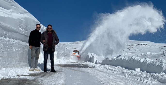 Erzurum’da adam boyu kar