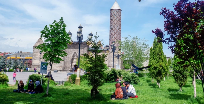 Erzurum’da Alparslan ve Asel ismi zirvede