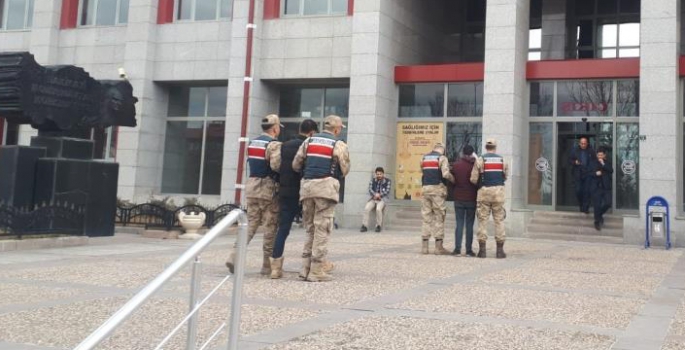 Erzurum’da aranan şahıslara operasyon