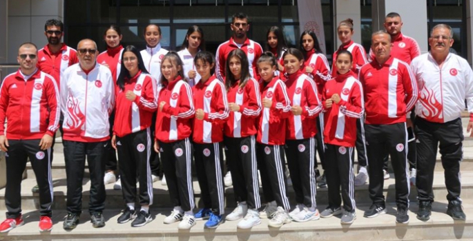 Erzurum’da boks heyecanı