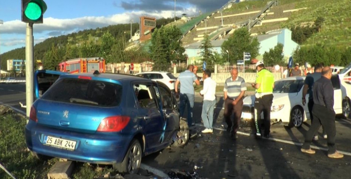 Erzurum’da feci kaza: 9 yaralı