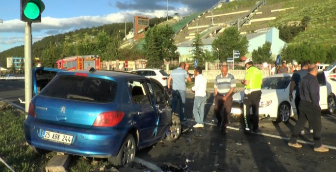 Erzurum’da feci kaza: 9 yaralı