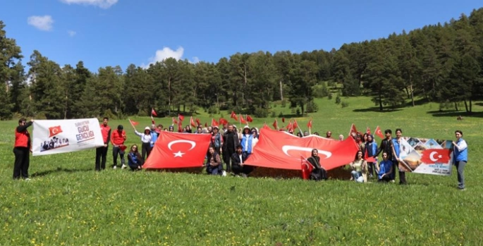 Erzurum'da gençler 19 Mayıs için yürüdü