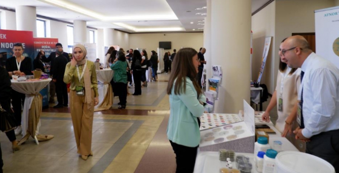 Erzurum’da Gıda Mikrobiyolojisi masaya yatırıldı