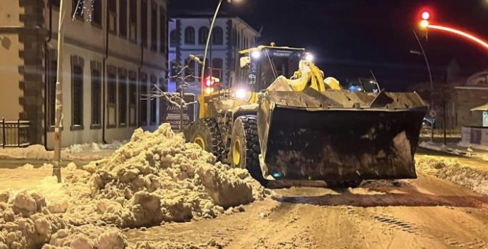 Erzurum’da karla mücadele hız kesmiyor