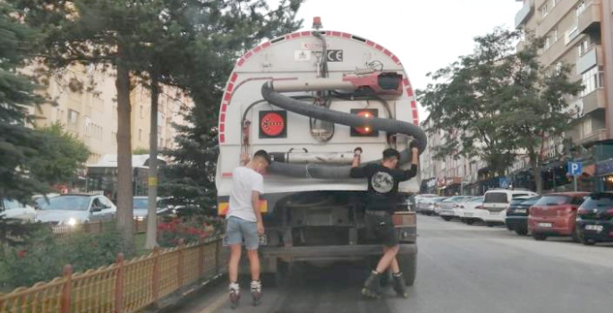 Erzurum’da patencilerin tehlikeli yolculuğu