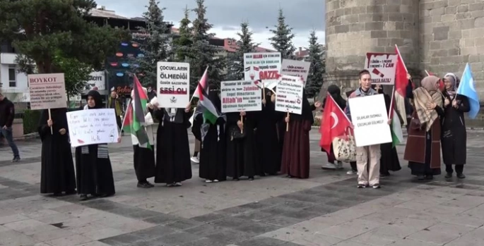Erzurum'da sağlık çalışanları Gazze için yürüdü