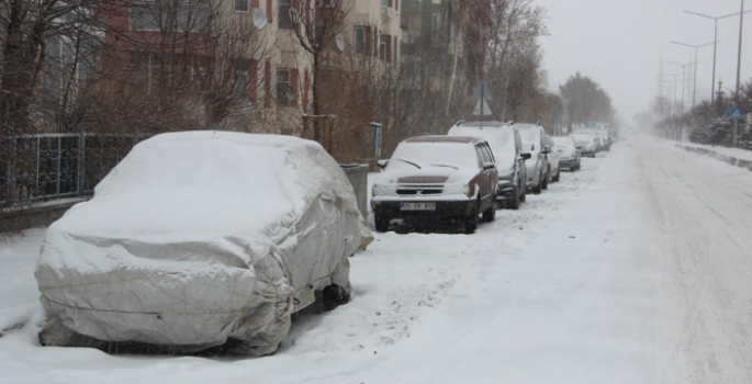 Erzurum’da yüksek kesimlerde tipi etkili oluyor