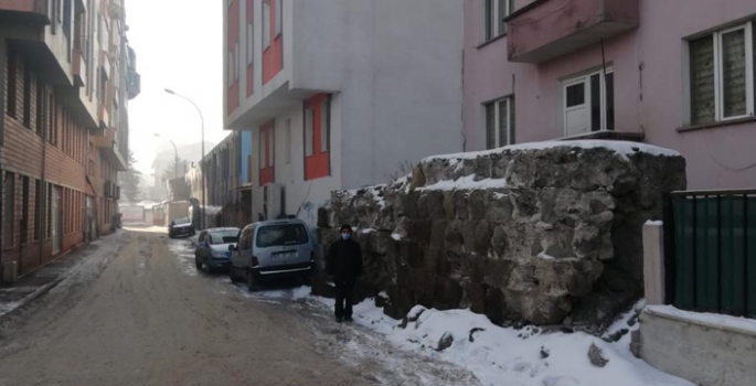 Erzurum kalesi dış surlarından kalan tek parça