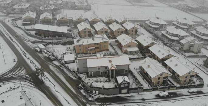 Erzurum karla kaplandı, manzarası mest etti