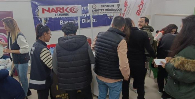 Erzurum polisi uyuşturucuya karşı bilinçlendiriyor