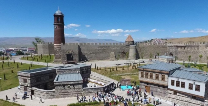 Erzurum Şehir Arşivi açıldı