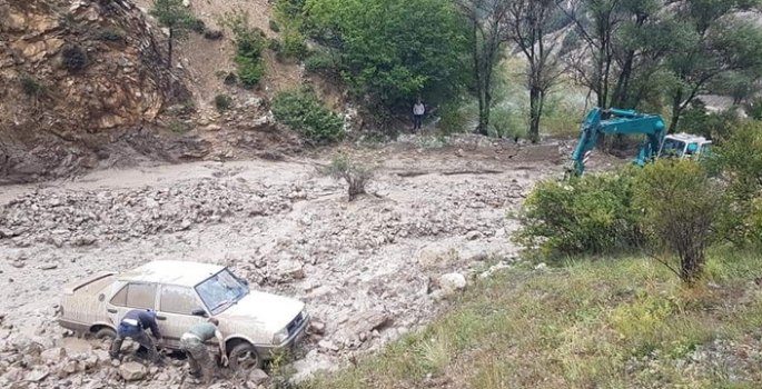 Erzurum’u dolu ve sel vurdu