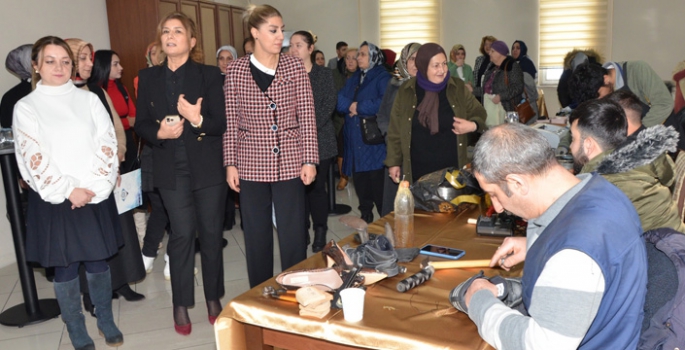 Eski eşyalar ‘Tamir Cafe’de hayat buldu