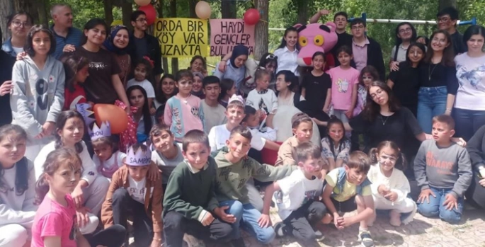 Fen Lisesi öğrencileri minik kalplere dokundu