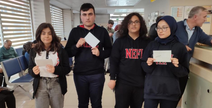 Fen Lisesi öğrencilerinden örnek davranış