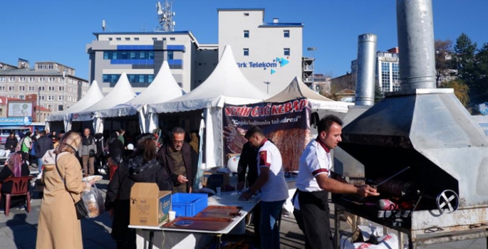 Filistin’e destek için bir ton cağ kebabı kesecek