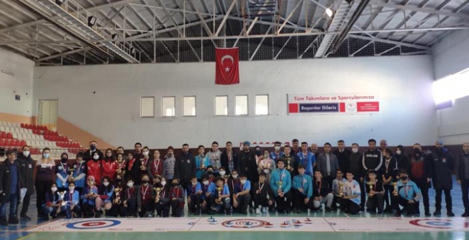 Floor curlingte şampiyonlar belli oldu