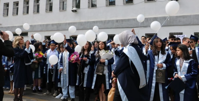 Gazze için beyaz balon uçurdular