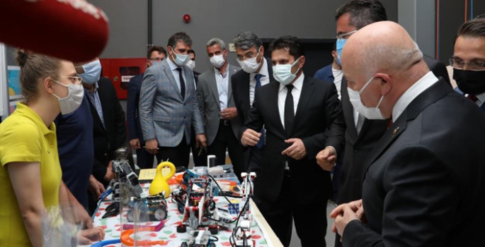 Geleceğin dâhileri Robot Günleri’nde yeteneklerini sergiledi