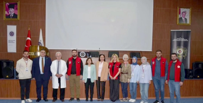 Gençler teröre karşı bilgilendiriliyor