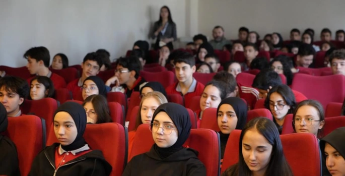 Gençlere antibiyotik uyarısı: İlaç tedavi, takviye destek unsurudur