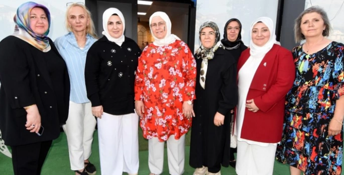 Gönüllü annelerden hayır çarşısı