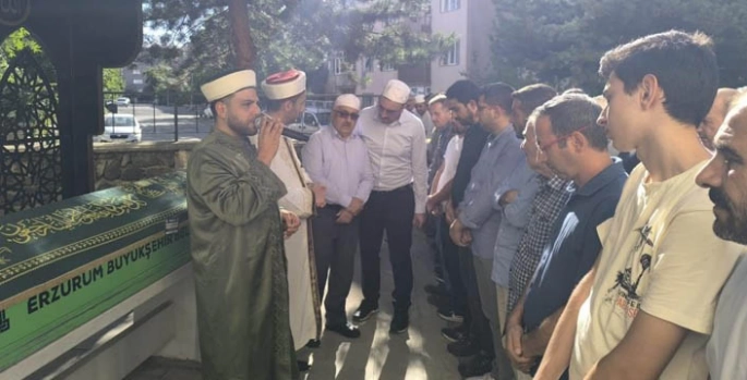 Güzel dualarla toprağa verildi