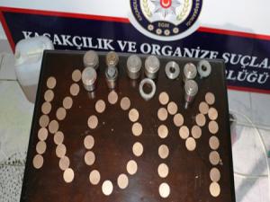 1 kilo 470 gram sahte altını piyasaya süremeden yakalandılar