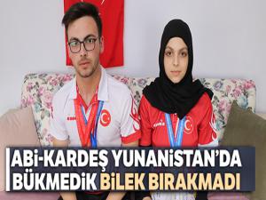 Abi-kardeş Yunanistan'da bükmedik bilek bırakmadı