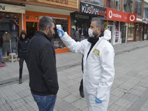 Ağrı'da koronavirüs önlemleri kapsamında işlek caddelerde önlemler arttırıldı