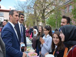 Aşkalede yetim çocuklar yararına kermes düzenlendi