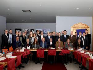 Atatürk Üniversitesi mezunlarıyla ilişkilerini güçlendiriyor