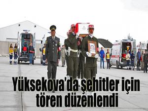 Bakan Akar Yüksekova'da şehit askerler için düzenlenen törene katıldı