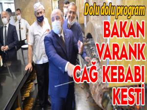 Bakan Varank cağ kebabı kesti