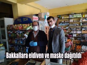 Bakkallara eldiven ve maske dağıtıldı