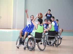 Basketler empati için atıldı