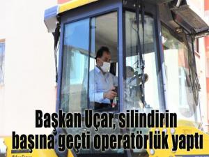 Belediye Başkanı silindirin başına geçti operatörlük yaptı