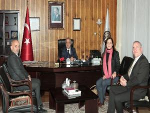 British Council yetkilileri Rektör Çomaklı'yı ziyaret etti