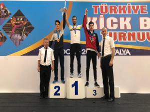 Büyükşehirin milli sporcuları kick boksta tarih yazdı