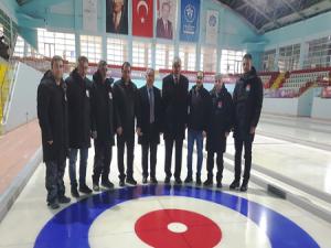 Curling salonu liglere hazır