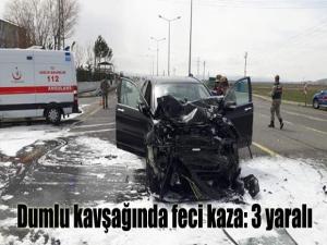 Dumlu kavşağında feci kaza: 3 yaralı