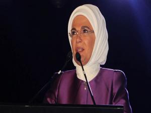 Emine Erdoğan gençlere seslendi