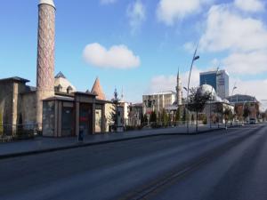 Erzurum caddeleri boş kaldı