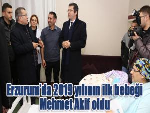 Erzurumda 2019 yılının ilk bebeği Mehmet Akif oldu