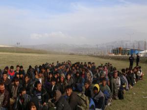 Erzurum'da 3 günde 560 kaçak göçmen yakalandı