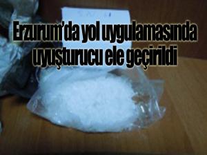 Erzurumda 83 gram metamfetamin ile 553 gram toz esrar ele geçirildi