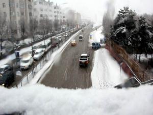 Erzurumda Mart kapıdan baktırdı, kar kalınlığı 20 santimetreye ulaştı